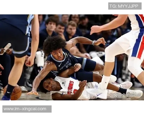 小卡对决阿门与奥萨尔展现超强实力分别砍下41分和55分的精彩表现 小卡对决阿门与奥萨尔展现超强实力分别砍下41分和55分的精彩表现