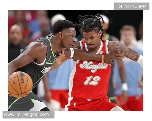 森林狼球员莱昂纳德米勒右手小拇指受伤两周后将进行复查